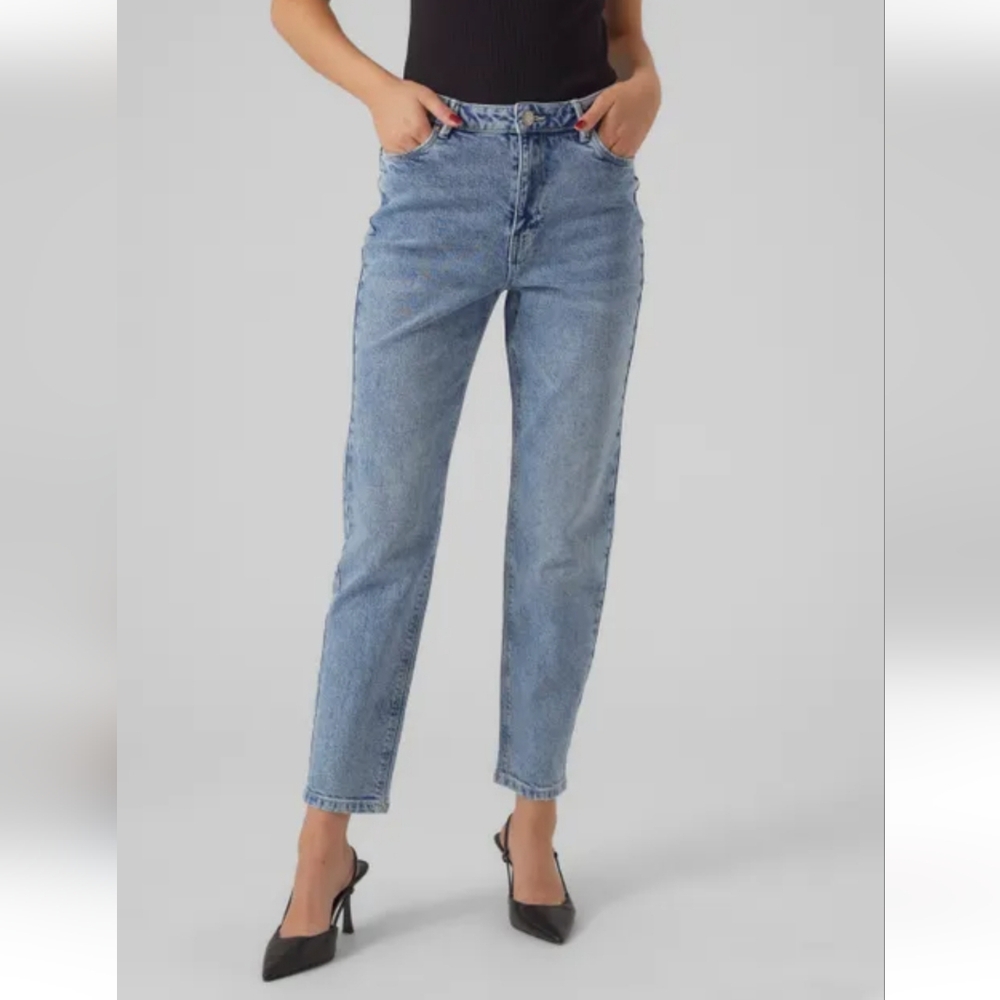Vero Moda Mom Jeans Light Blue 28" Waist 32" Length